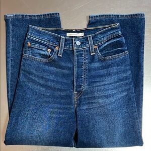 Petit Women’s Levi Ribcage Straight Blue Jeans | size 27